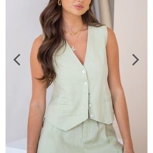 VRG GRL Italian Streets Linen Vest // Sage size 8